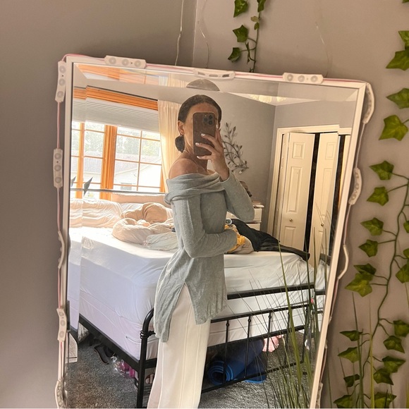 Off the shoulder Long sleeve sweater - Picture 2 of 3